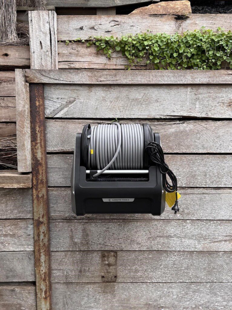 Essential Steps to Clean Gutters and Exterior Walls Before the Rainy Season